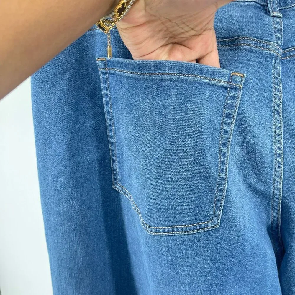 Lane Bryant Signature Fit Flex Magic Waistband Wide Leg Jeans Women’s Size 24